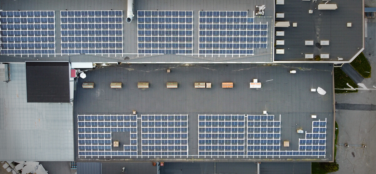 Hiilineutraalilla aurinkoenergialla valmistuu 1800 omakotitalon lattiaeristeet